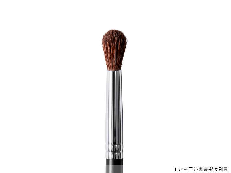 眼影,眼影刷,LSY林三益 549暈染打底刷,打底用的眼影刷,最好使用圓柱形刷毛的眼刷,更可以貼合眼窩